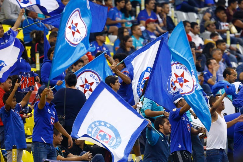 Afición de Cruz Azul en el Estadio Azteca