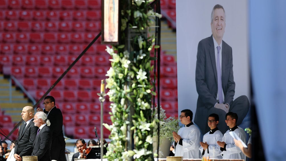 Homenaje a Jorge Vergara en el Estadio Akron