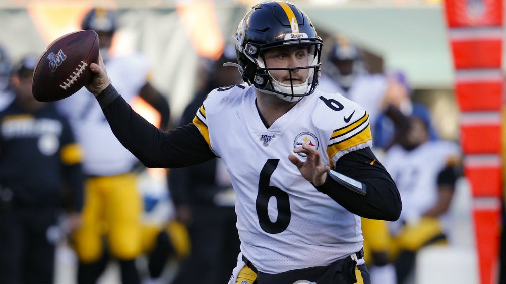 Devlin Hodges en acción con Steelers