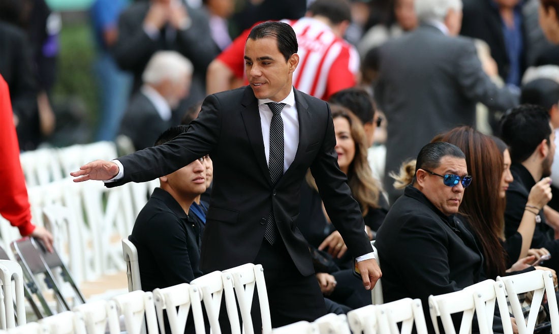 Omar Bravo en el homenaje a Jorge Vergara