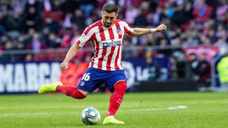 Héctor Herrera disputando un partido con el Atlético de Madrid 