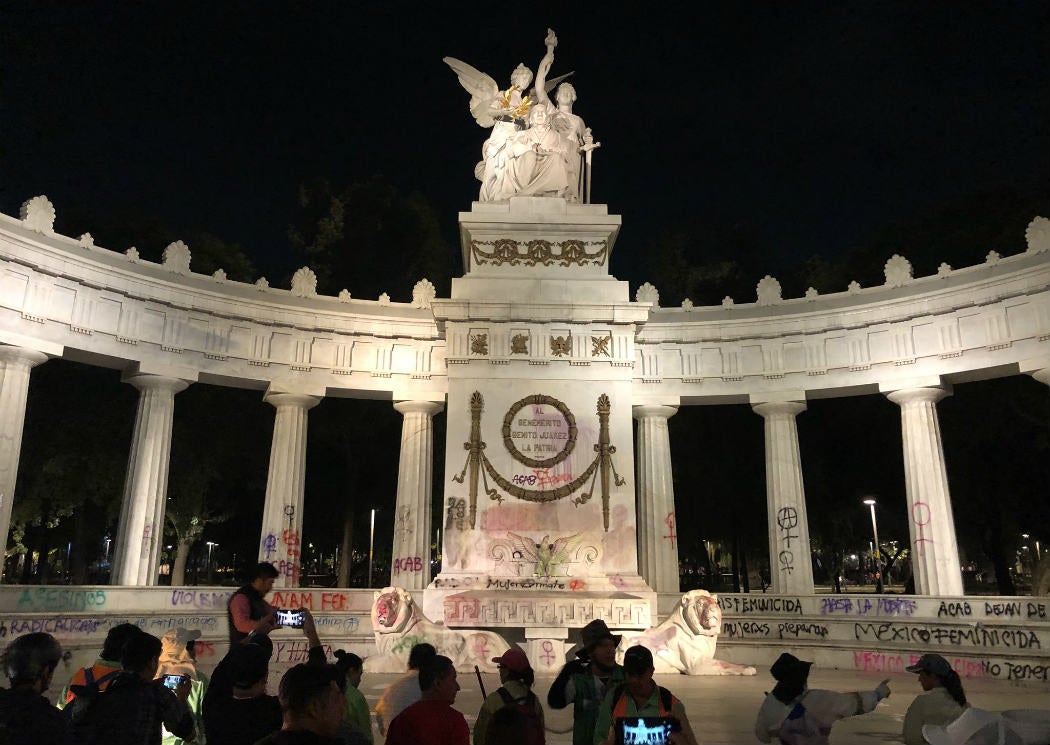 Monumento a Benito Juárez después de la marcha