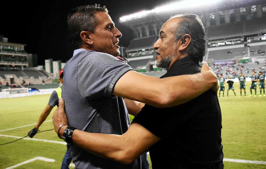 Raúl Gutiérrez y ricardo valiño antes de un partido