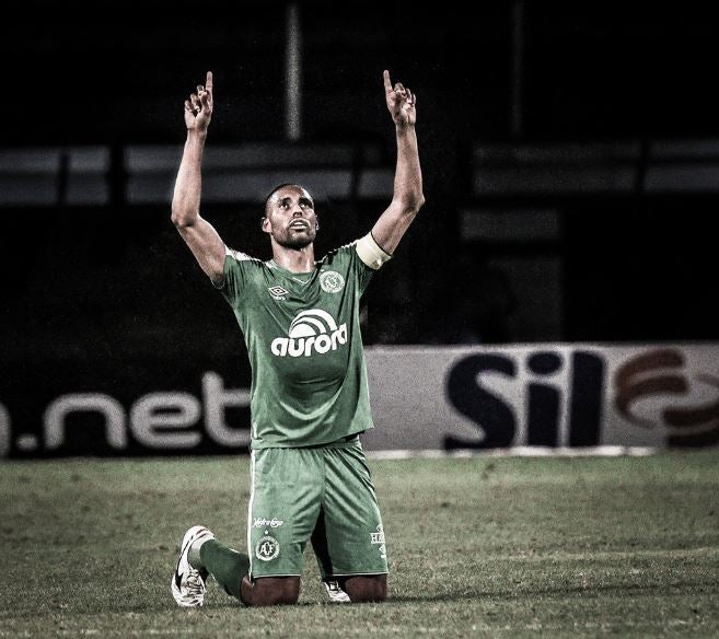 Capitán del Chapecoense pide una plegaria al cielo