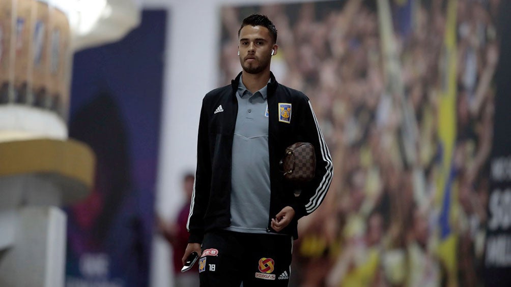 Diego Reyes, a su llegada al Estadio Azteca