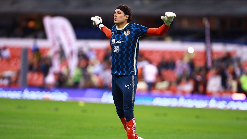 Memo Ochoa en el América contra Tigres