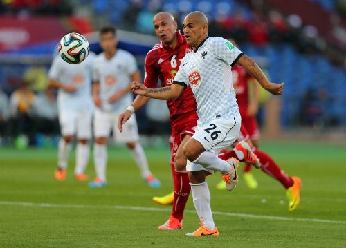 Chupete Suazo durante un duelo del Mundial de Clubes ante el Al-Ahly