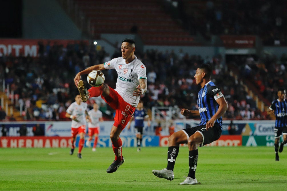 Quiroga en el juego ante el Querétaro