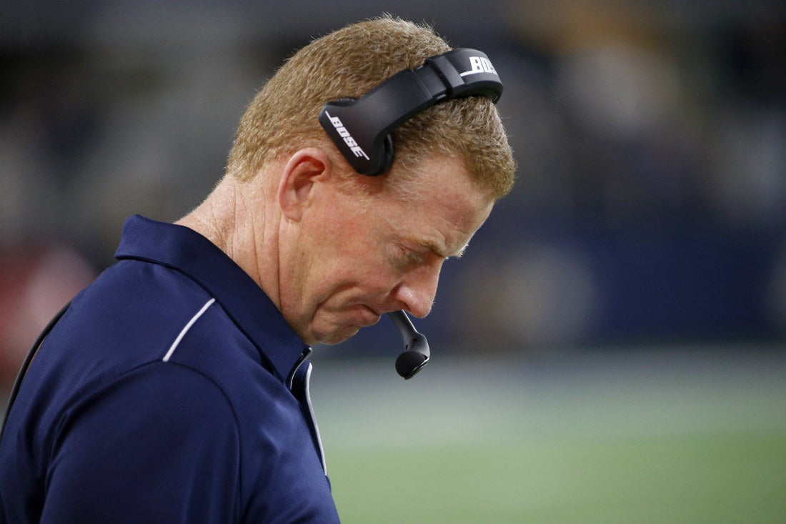 Jason Garrett lamentándose en un partido