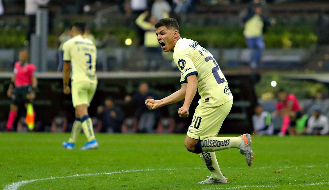 Richard Sánchez celebrando un gol ante Tigres