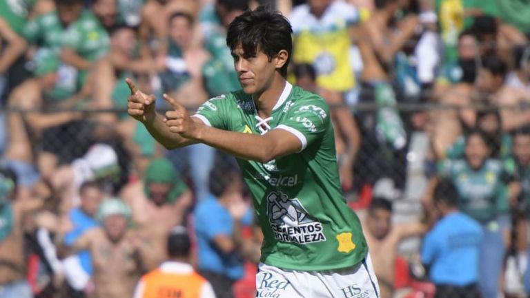 JJ Macías, en festejo de gol con León 