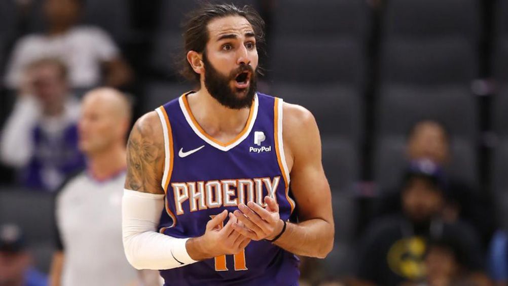 Ricky Rubio en un partido con los Suns