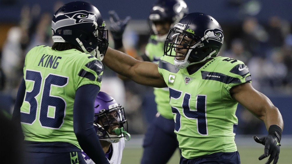 Bobby Wagner junto a Akeem King se Seattle Seahawks