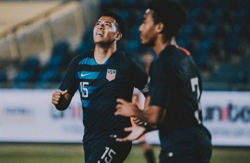 Sebastián Saucedo festeja un gol con Estados Unidos Sub 23