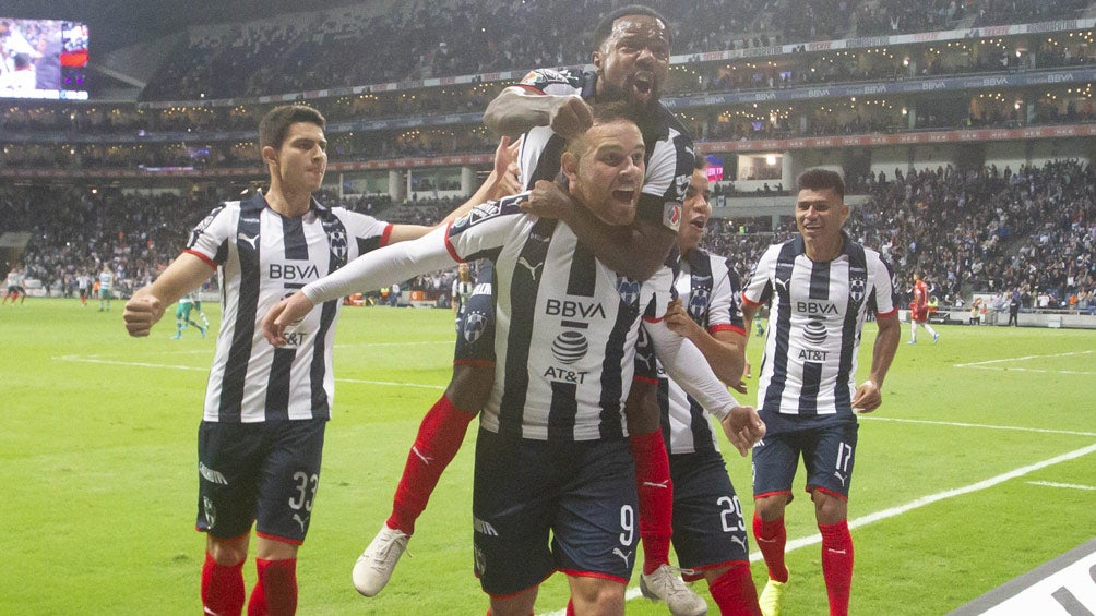 Janssen celebra una anotación en el Estadio BBVA 