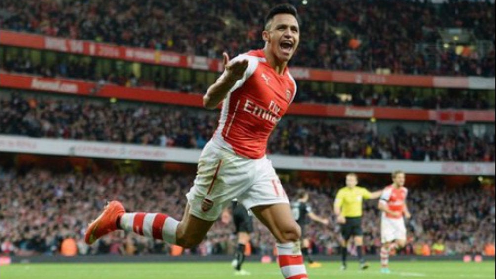 Alexis Sánchez festeja un gol con el Arsenal