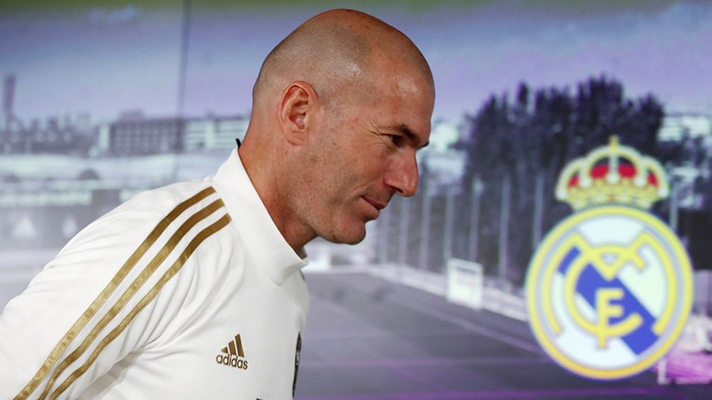 Zinedine Zidane, en conferencia de prensa con el Real Madrid