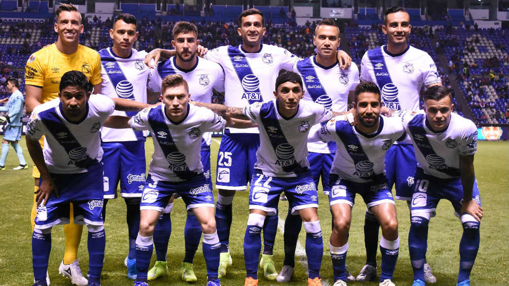 Jugadores del Puebla antes de un partido