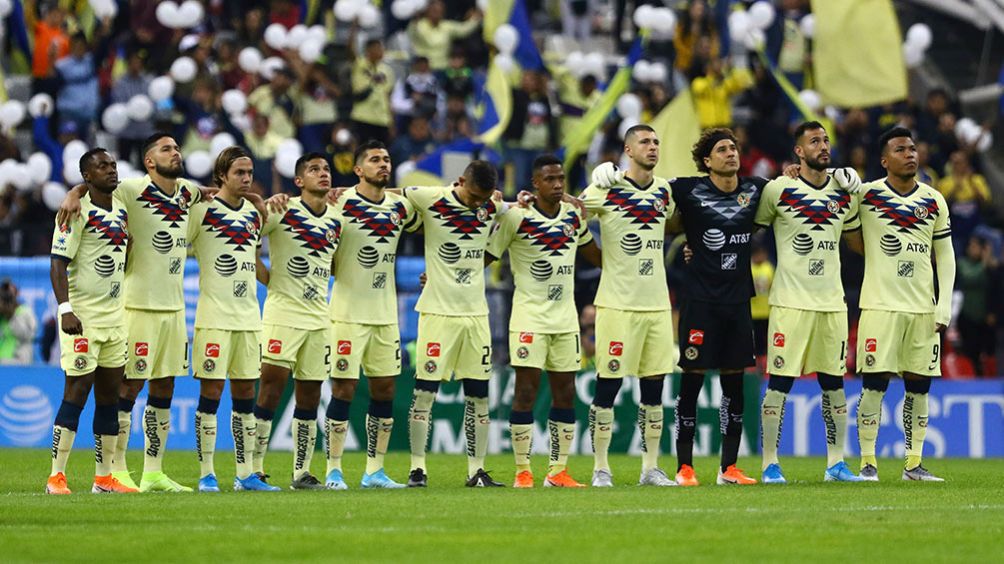 Jugadores del América en el Estadio Azteca