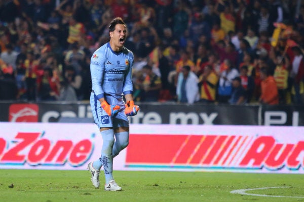 Sebastián Sosa celebrando una anotación