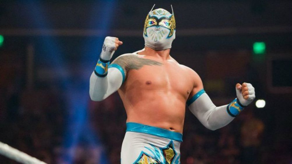 Sin Cara, luchador profesional