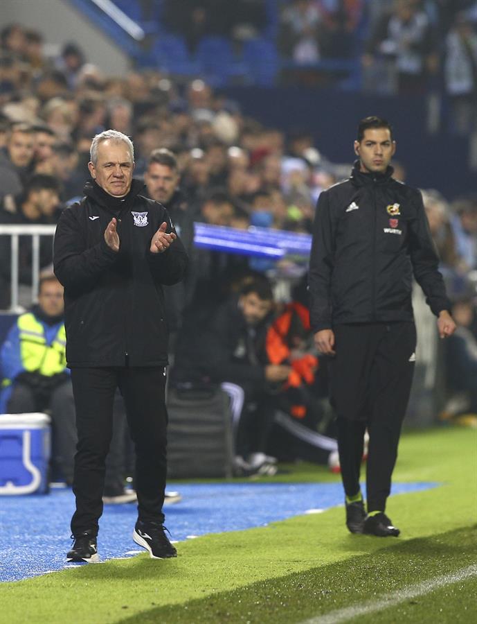 Javier Aguirre aplaude a sus jugadores del Leganés