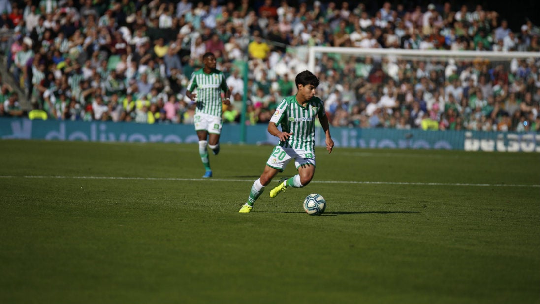 Diego Lainez en el partido entre Real Betis y Athletic de Bilbao