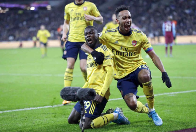 Nicolas Pépé y Aubameyang celebran una anotación