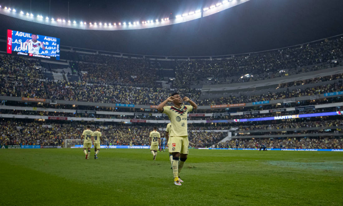 Roger Martínez durante el partido entre América y Morelia