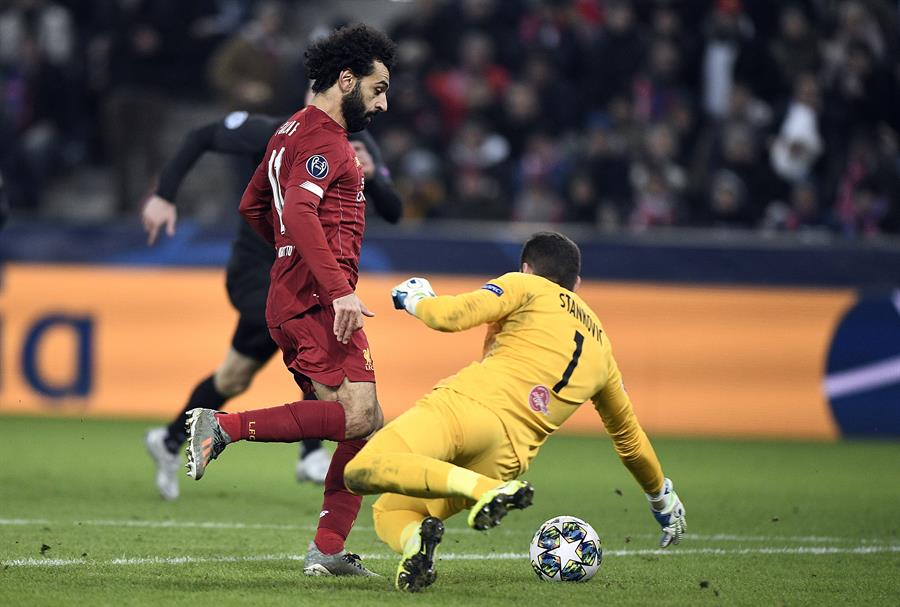 Mohamed Salah, en la jugada de su gol contra Salzburg