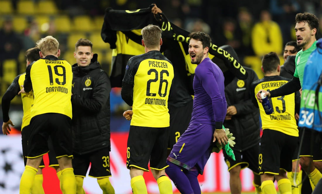 Jugadores del Borussia Dortmund celebrando el pase a los Octavos de Final