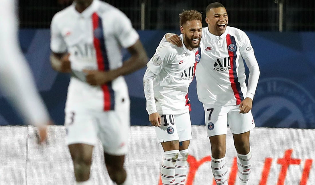 Kylian Mbappé y Neymar en un partido con el PSG