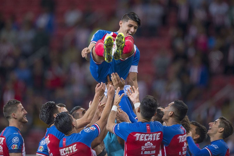 Pulido festeja un su último partido con Chivas