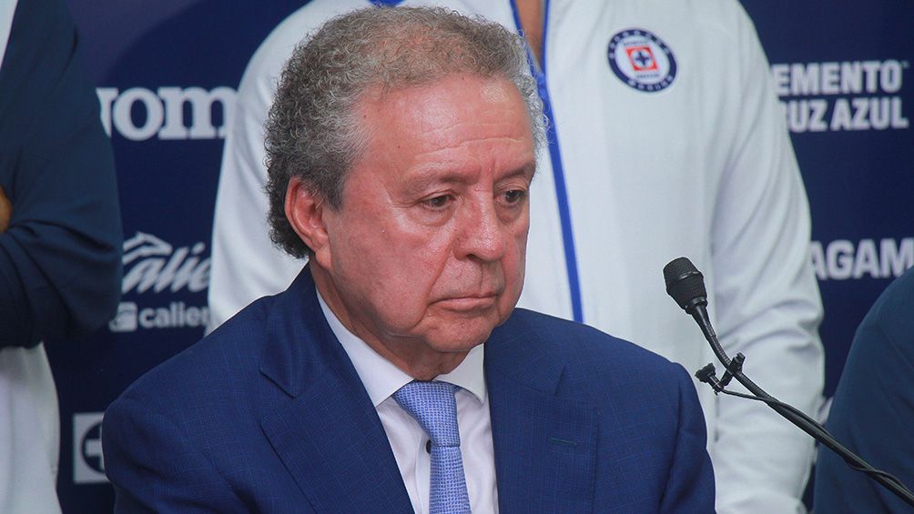 Víctor Garcés en la presentación de Siboldi con Cruz Azul