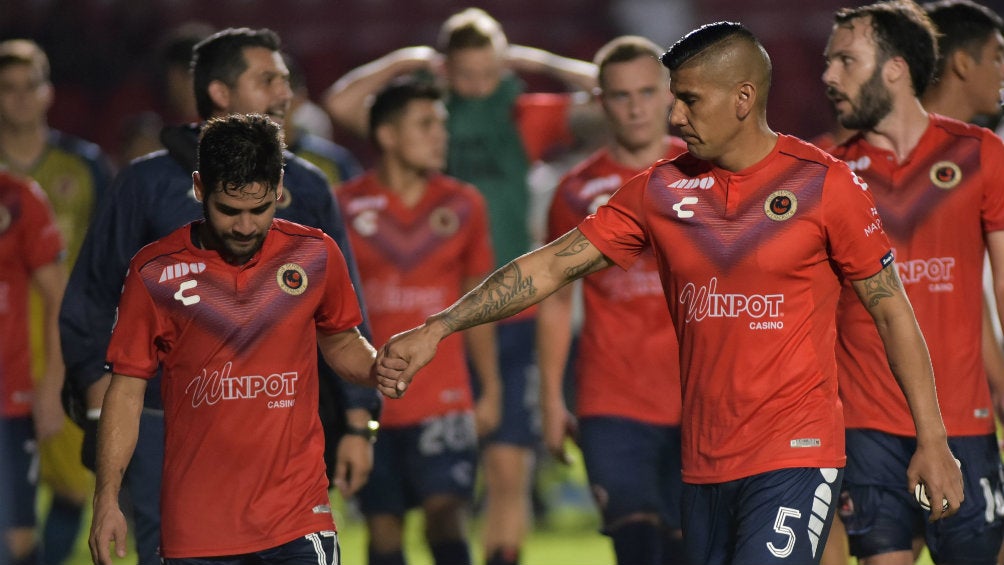 Jugadores de Veracruz al final del partido ante Tigres