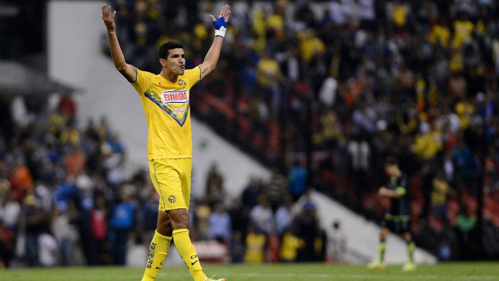 El Maza Rodríguez, durante un juego del América