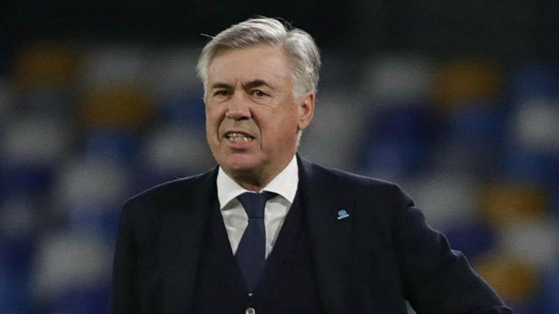 Carlo Ancelotti en partido de Napoli