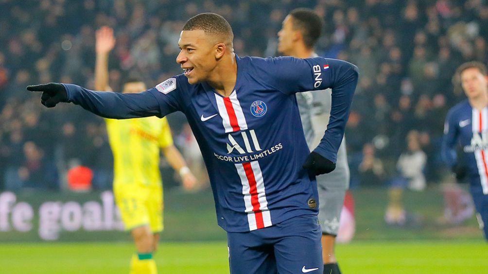 Kylian Mbappé festeja un gol con el PSG