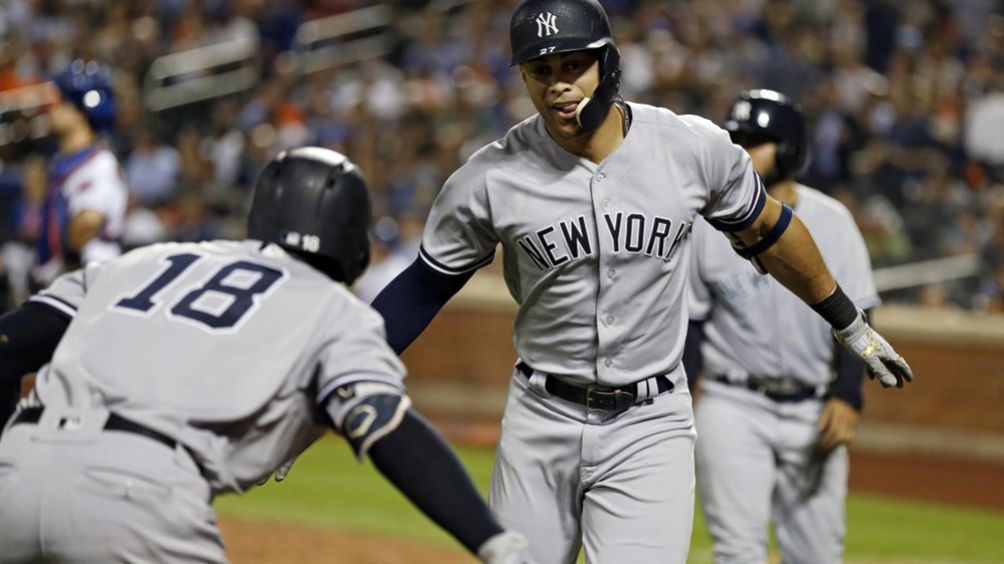 Giancarlo Stanton durante un juego de los Yankees 