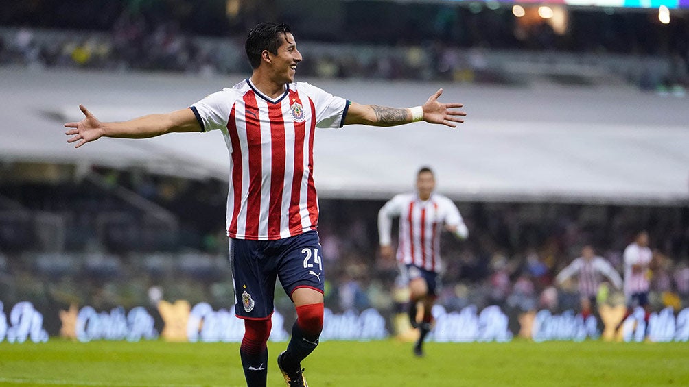 Carlos Cisneros, durante un partido de Chivas