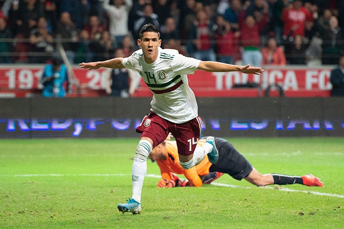 Antuna celebra gol con el Tri