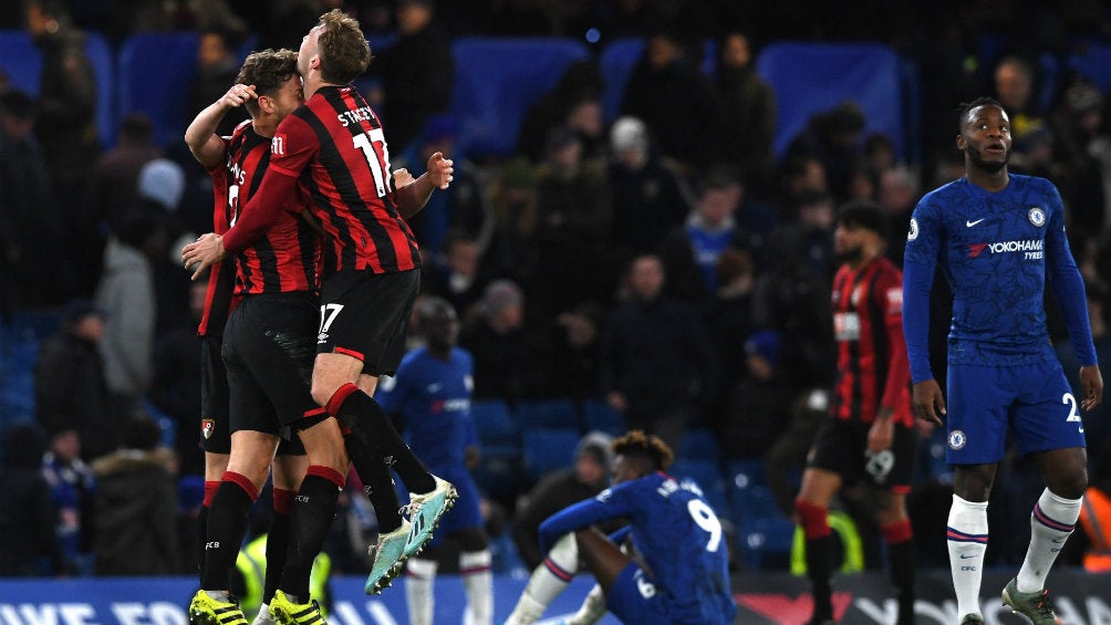 Jugadores del Bournemouth celebran el gol de Dan Gosling