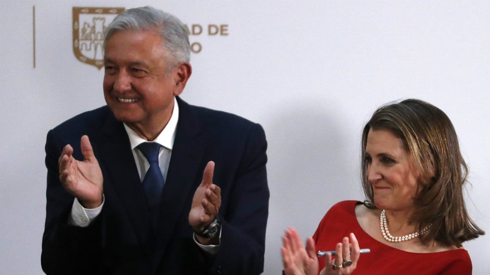 AMLO junto a la viceprimera ministra canadiense Chrystia Freeland