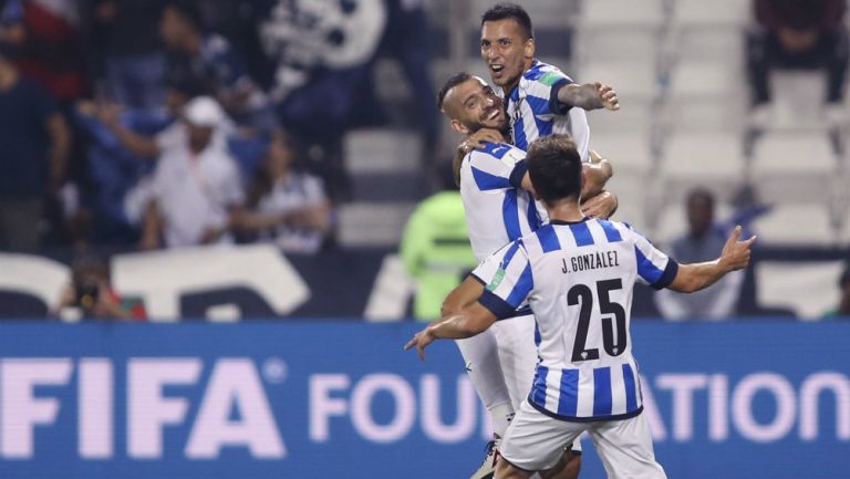 Jugadores de Rayados celebran anotación frente al Al-Saad 