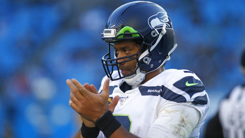 Russel Wilson aplaude el funcionamiento de su equipo 