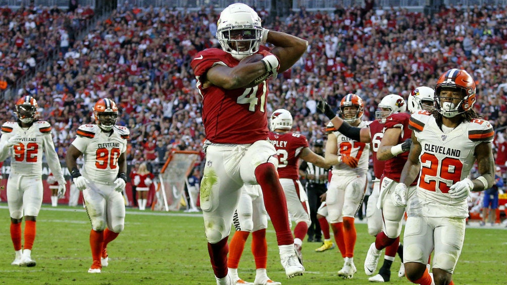 Cardinals y Browns en partido de la NFL