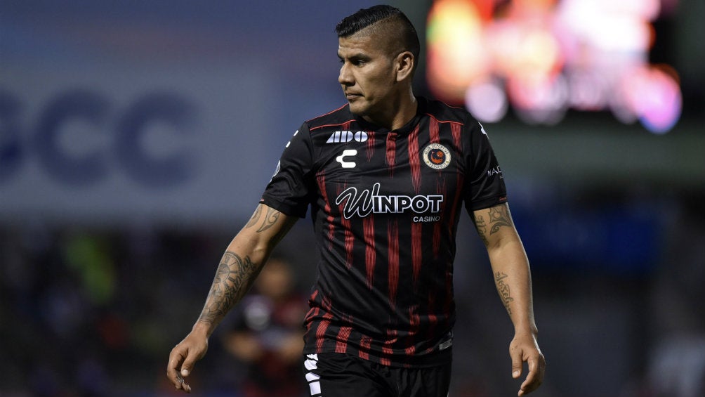 Carlos Salcido durante un partido del Veracruz