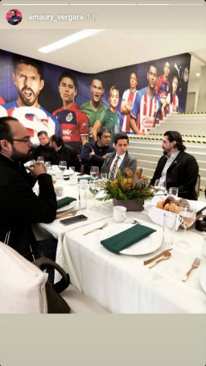 El desayuno de Amaury con miembros de la prensa