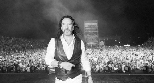 'El Buki' durante un concierto 