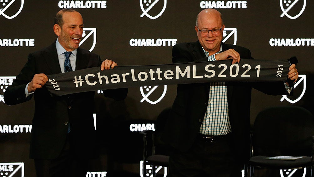 Don Garber, comisionado de la MLS, junto con David Tepper